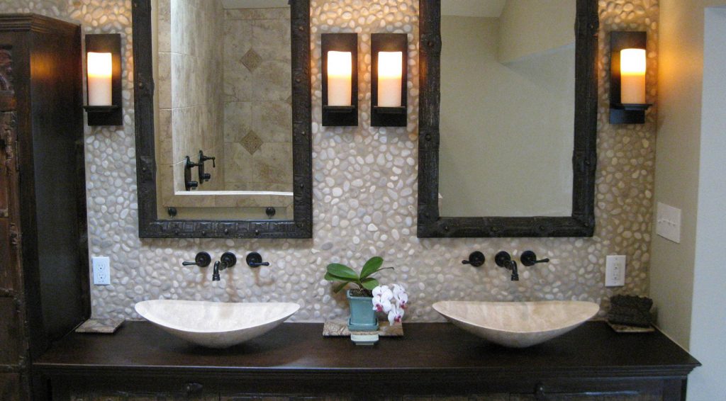 Twin bathroom sinks and mirrors